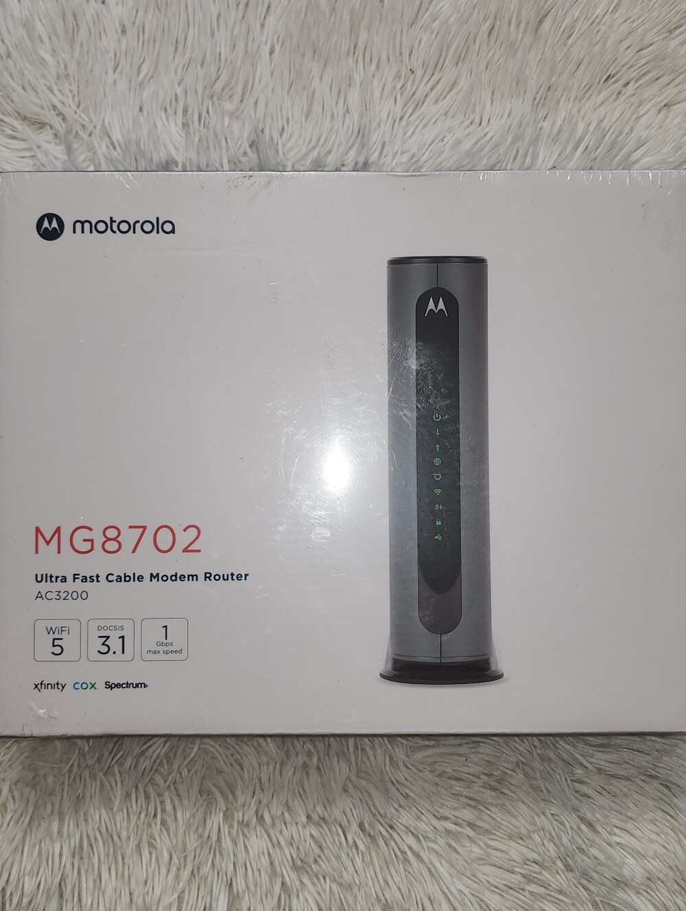 New Motorola MG8702 DOCSIS 3.1 Cable Modem and AC3200 WiFi Router Combo